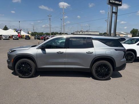New 2026 Chevrolet Traverse LT FWD image 3