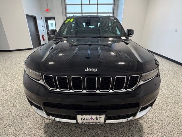 Used 2024 Jeep Grand Cherokee L Limited w/ Trailer Tow Package AWD/4WD image 7