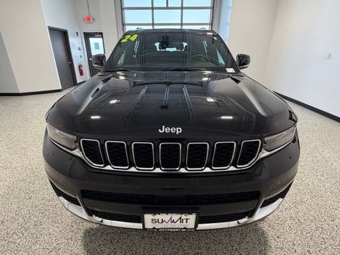 Used 2024 Jeep Grand Cherokee L Limited w/ Trailer Tow Package AWD/4WD image 7