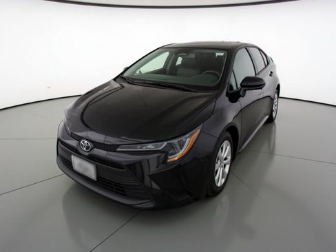 Used 2025 Toyota Corolla LE FWD image 3