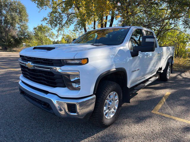 Used 2026 Chevrolet Silverado 3500 LT AWD/4WD image 4