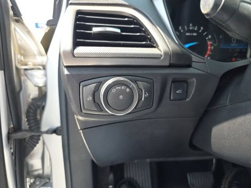 Used 2017 Ford Fusion SE FWD image 15