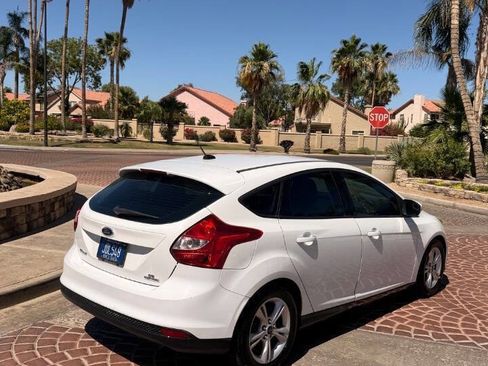 Used 2014 Ford Focus SE FWD image 11
