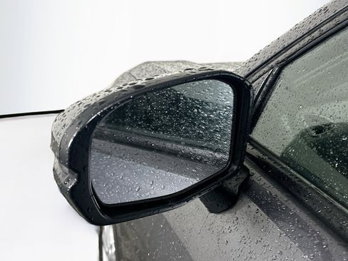 Used 2025 Honda HR-V LX image 16