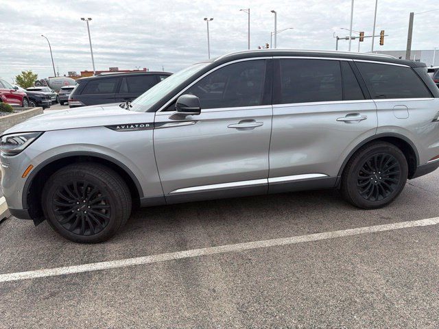 Used 2021 Lincoln Aviator Reserve w/ Equipment Group 201A AWD/4WD image 2