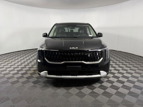 Used 2025 Kia Carnival image 10