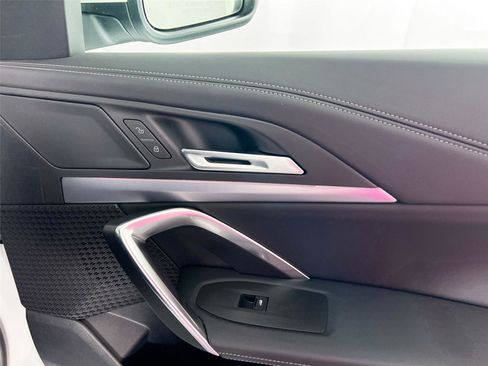 Used 2025 BMW X1 xDrive28i w/ Technology Package image 29