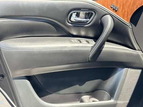 Used 2019 INFINITI QX80 Luxe w/ 22" Wheel Package AWD/4WD image 14