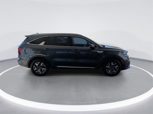Used 2021 Kia Sorento S image 9