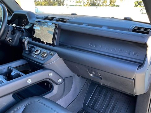 Used 2025 Land Rover Defender 110 S image 17