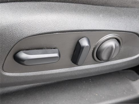 Used 2023 Chevrolet Equinox LT FWD image 20