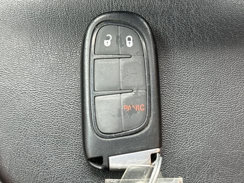 Used 2020 Jeep Cherokee Latitude Plus FWD image 21