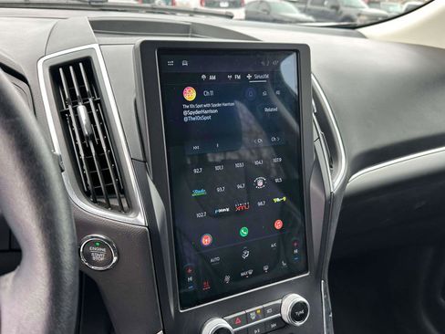 Used 2024 Ford Edge Titanium image 27