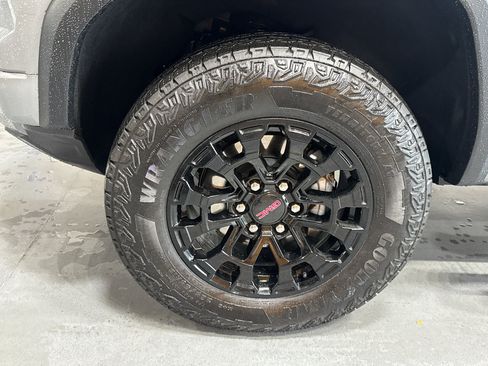 Used 2026 GMC Canyon Elevation AWD/4WD image 9
