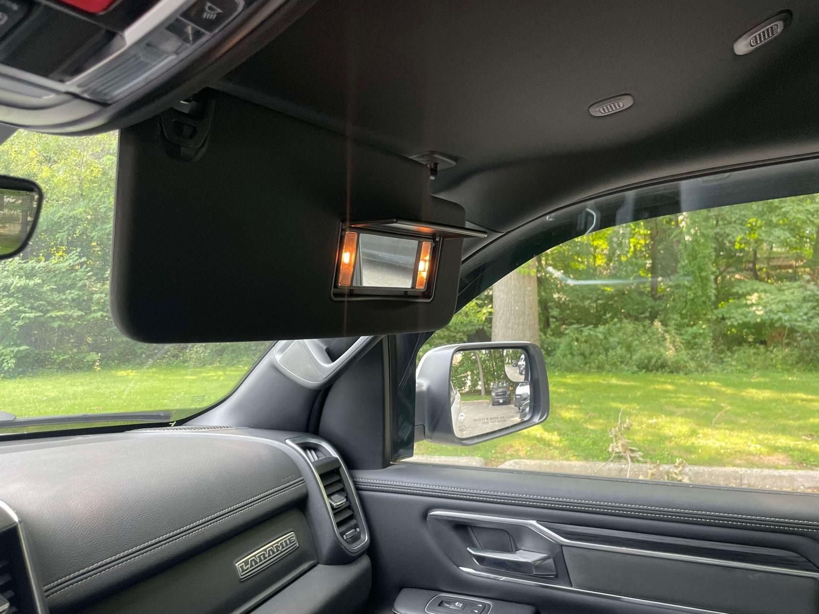 Used 2023 RAM 1500 Laramie AWD/4WD image 31