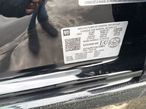 Used 2025 GMC Sierra 2500 AT4 w/ AT4 Premium Plus Package image 32