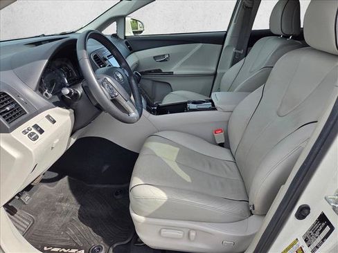 Used 2015 Toyota Venza XLE w/ XLE Premium Package AWD/4WD image 22