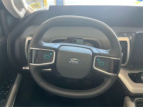 Used 2025 Ford Expedition Active AWD/4WD image 10
