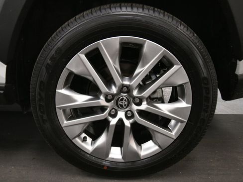 Used 2025 Toyota RAV4 XLE Premium AWD/4WD image 33