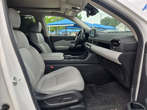 Used 2025 Honda Pilot Touring image 27