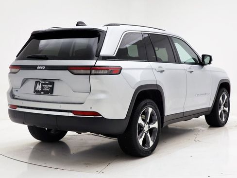 Used 2023 Jeep Grand Cherokee 4WD 4xe image 8
