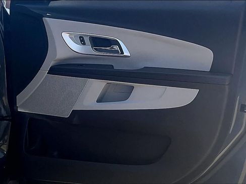 Used 2017 Chevrolet Equinox LS FWD image 26