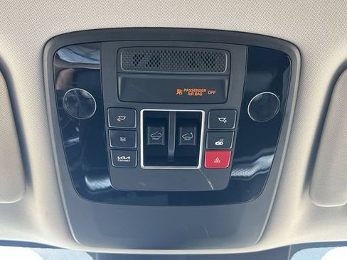 Used 2024 Kia Carnival SX Prestige FWD image 33