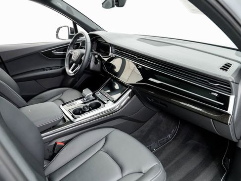 Certified 2025 Audi Q7 2.0T Premium w/ Convenience Plus Package image 20