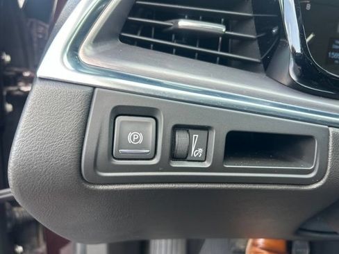 Used 2018 Cadillac XT5 Premium Luxury w/ Driver Assist Package AWD/4WD image 14