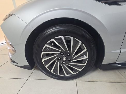 Used 2025 Hyundai Sonata SEL FWD image 9
