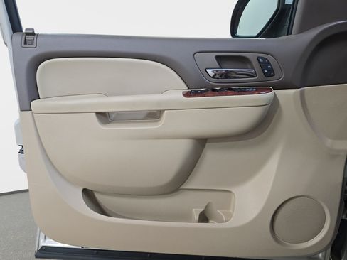 Used 2013 GMC Yukon SLT RWD image 24
