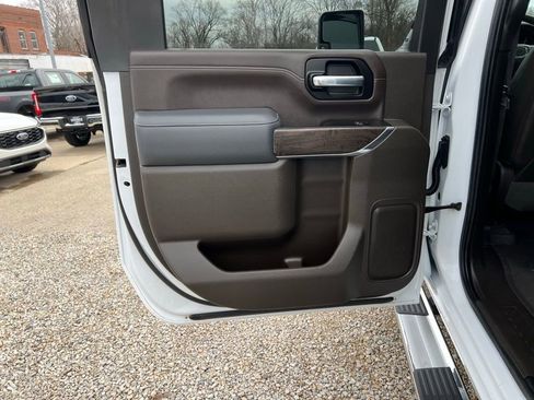 Used 2022 GMC Sierra 2500 Denali w/ Denali Ultimate Package image 16