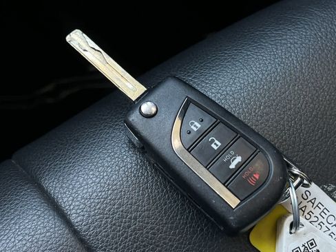 Used 2023 Toyota Camry SE FWD image 32