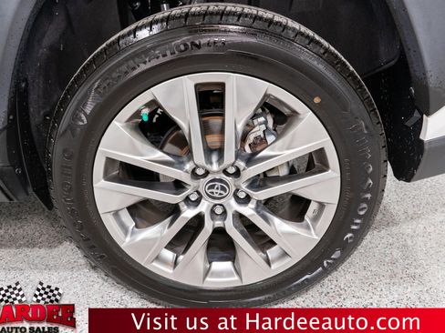 Used 2019 Toyota RAV4 XLE Premium image 10