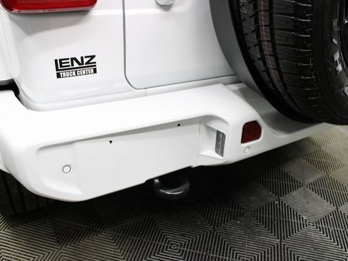 Used 2023 Jeep Wrangler Unlimited Sahara image 39