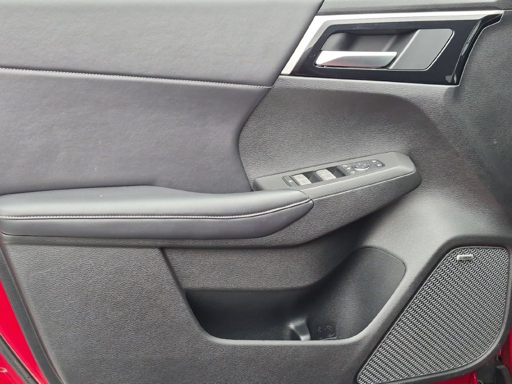 Used 2025 Mitsubishi Outlander SE AWD/4WD image 11
