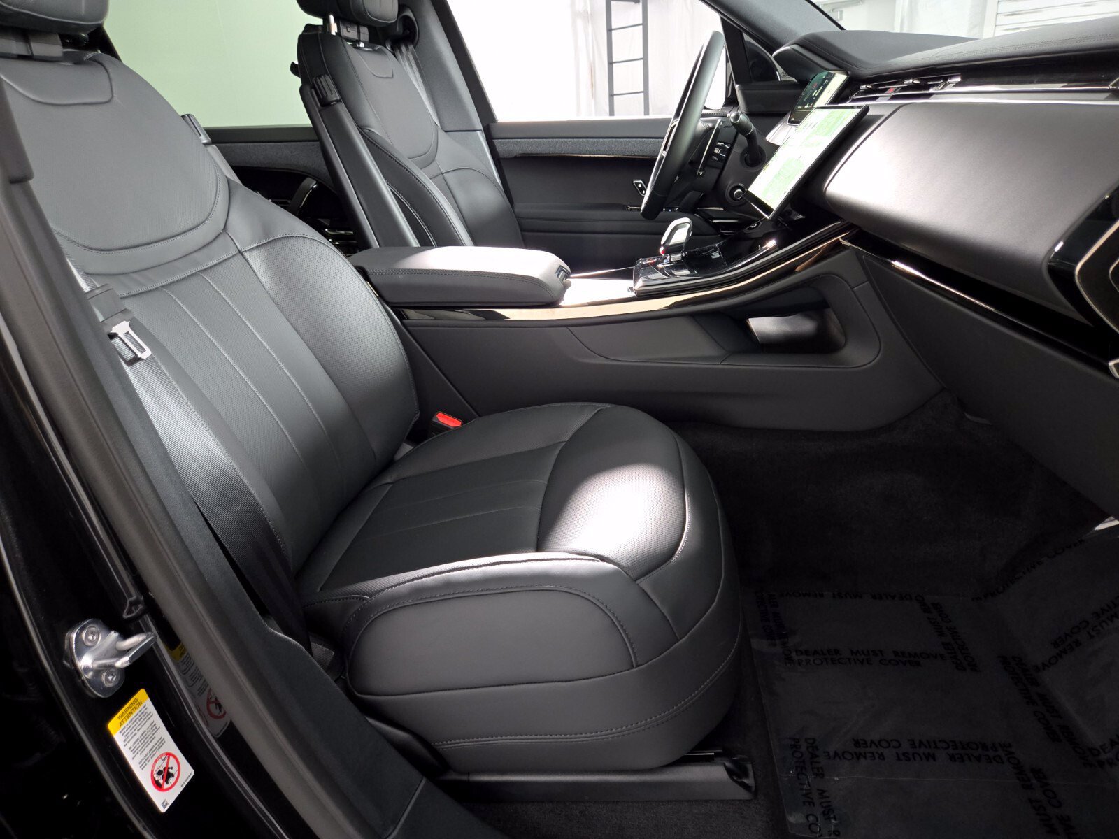New 2027 Land Rover Range Rover Sport Dynamic SE AWD/4WD image 3
