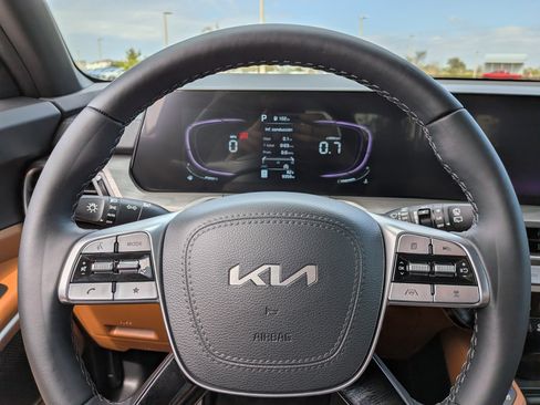 Used 2025 Kia Telluride EX X-Line image 31