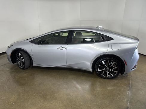 Used 2025 Toyota Prius Plug-In Hybrid FWD image 14