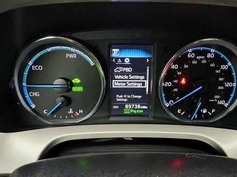 Used 2018 Toyota RAV4 Limited image 15