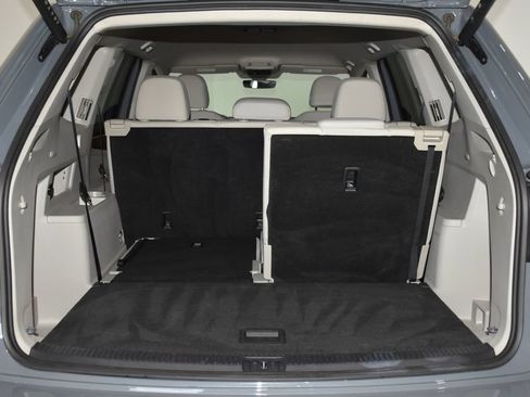 Used 2025 Volkswagen Atlas SE AWD/4WD image 32