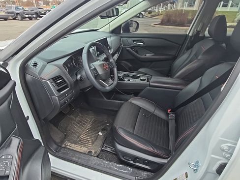 Used 2025 Nissan Rogue SV w/ Rock Creek Premium Package image 18