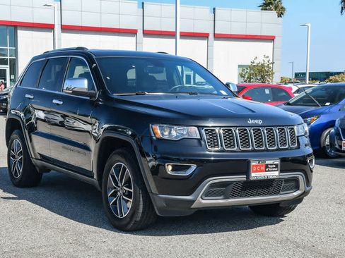 Used 2019 Jeep Grand Cherokee Limited AWD/4WD image 3