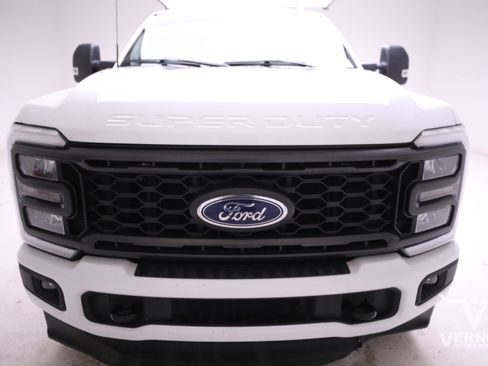 Used 2023 Ford F250 XL w/ STX Appearance Package image 8