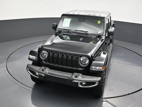 Used 2025 Jeep Gladiator Sport image 21