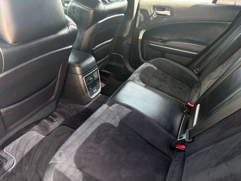 Used 2018 Dodge Charger R/T w/ Plus Group RWD image 10