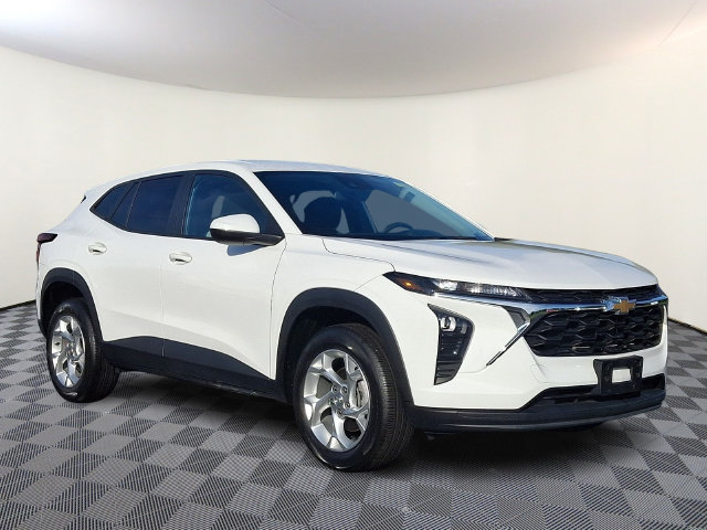 Used 2024 Chevrolet Trax LS w/ LS Convenience Package FWD image 1