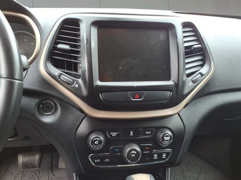 Used 2016 Jeep Cherokee Latitude image 13