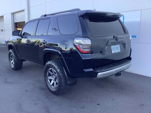 Used 2021 Toyota 4Runner TRD Off-Road Premium w/ Moonroof Package AWD/4WD image 4