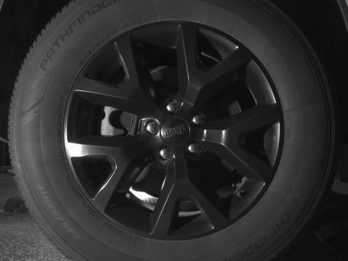 Used 2015 Jeep Cherokee Trailhawk w/ Leather Interior Group image 12